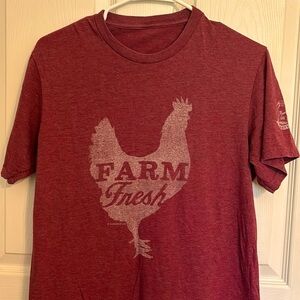 SIZE M. Farm fresh maroon T-shirt . Made by mason-jar labels